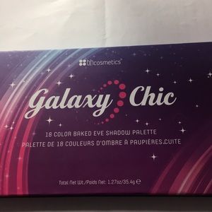 By cosmetics galaxy chic 18 baked eyeshadow